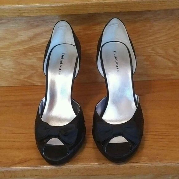✨HOST PICK!✨  Sequin D'Orsay Open-Toe Pumps with Satin Bows, Black, size 8 - Picture 6 of 8